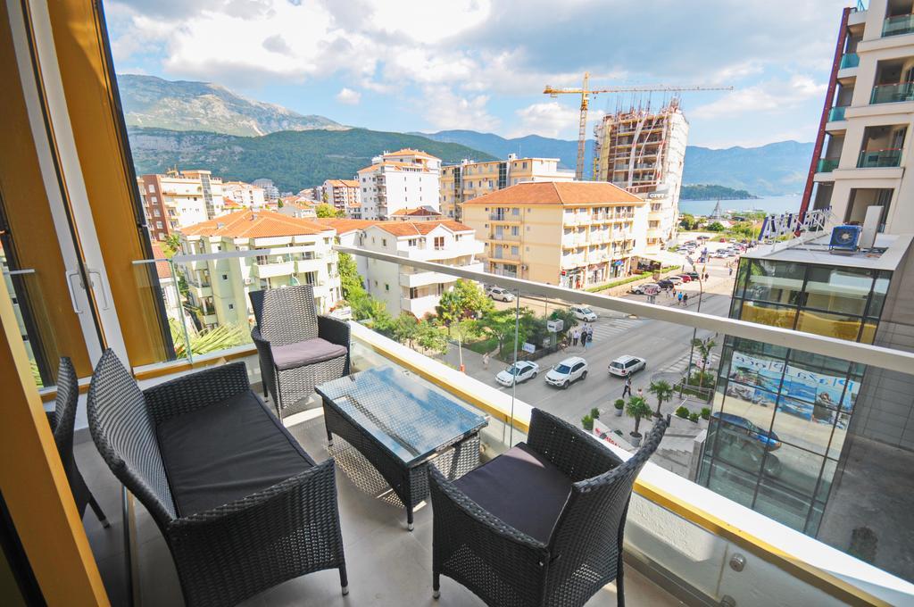Sea Breeze Lux Apartments Budva Bagian luar foto
