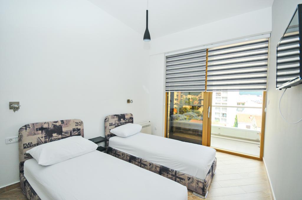 Sea Breeze Lux Apartments Budva Bagian luar foto
