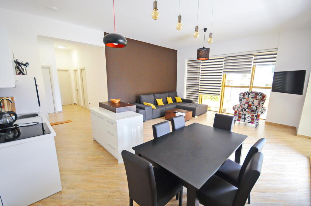 Sea Breeze Lux Apartments Budva Bagian luar foto