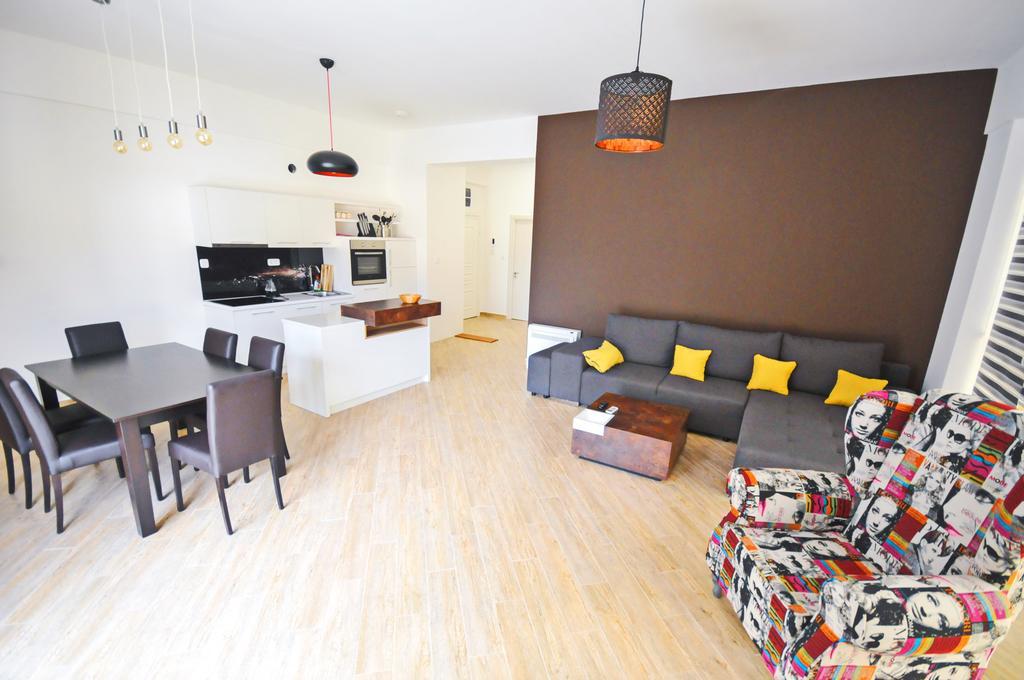 Sea Breeze Lux Apartments Budva Bagian luar foto