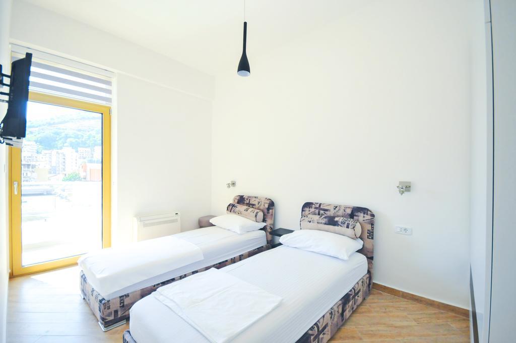 Sea Breeze Lux Apartments Budva Bagian luar foto