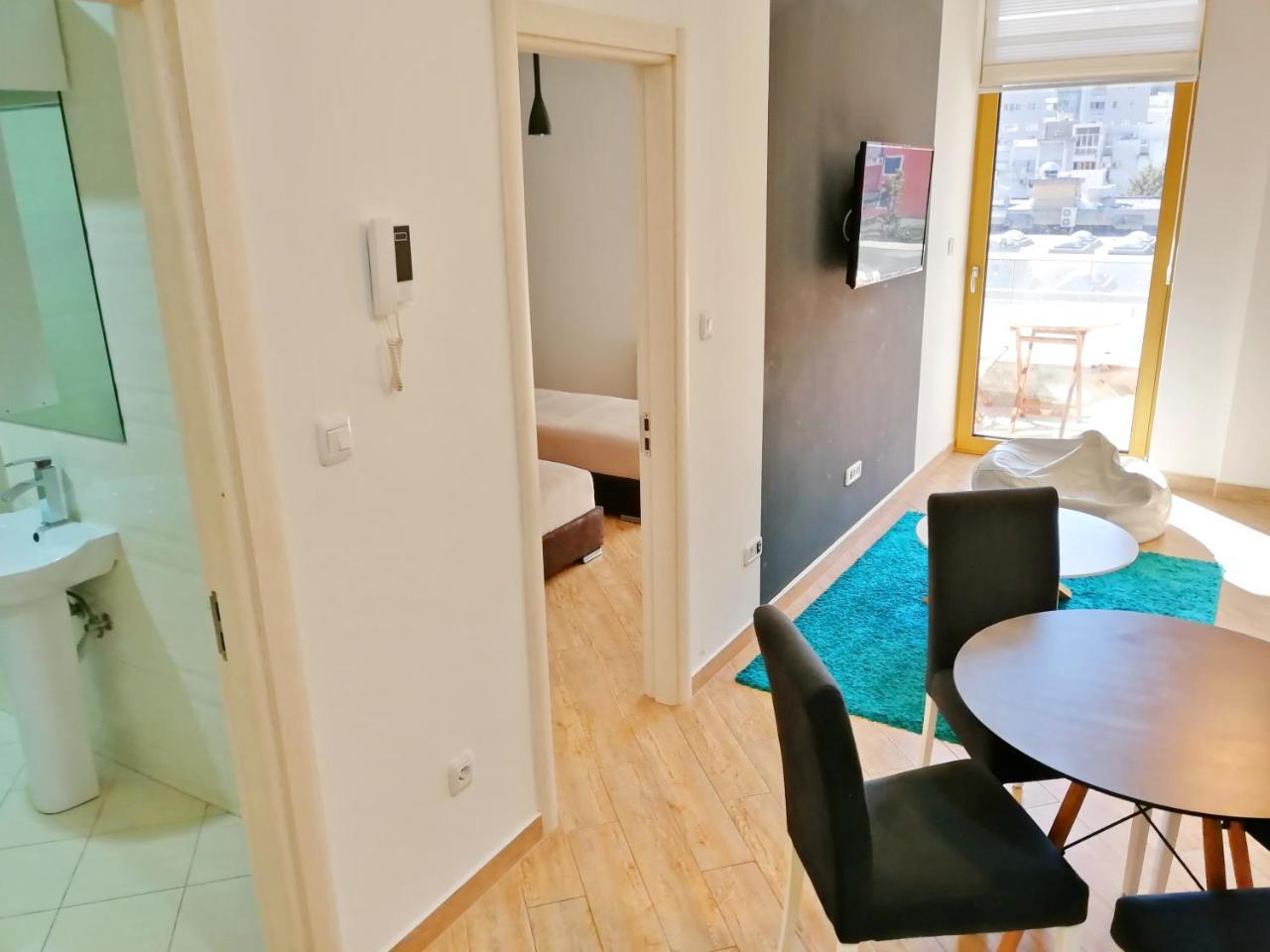 Sea Breeze Lux Apartments Budva Bagian luar foto