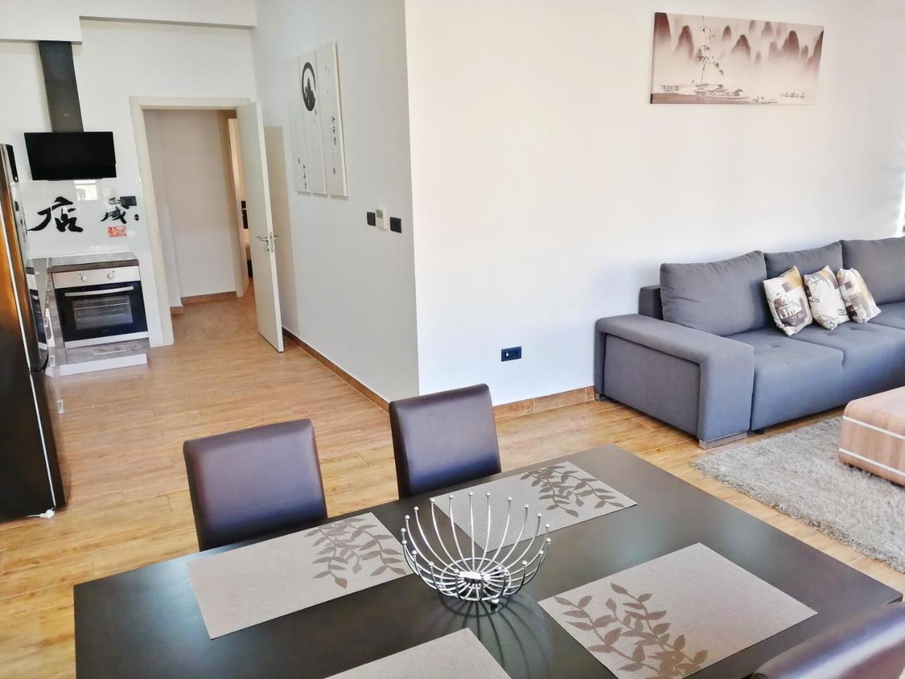 Sea Breeze Lux Apartments Budva Bagian luar foto