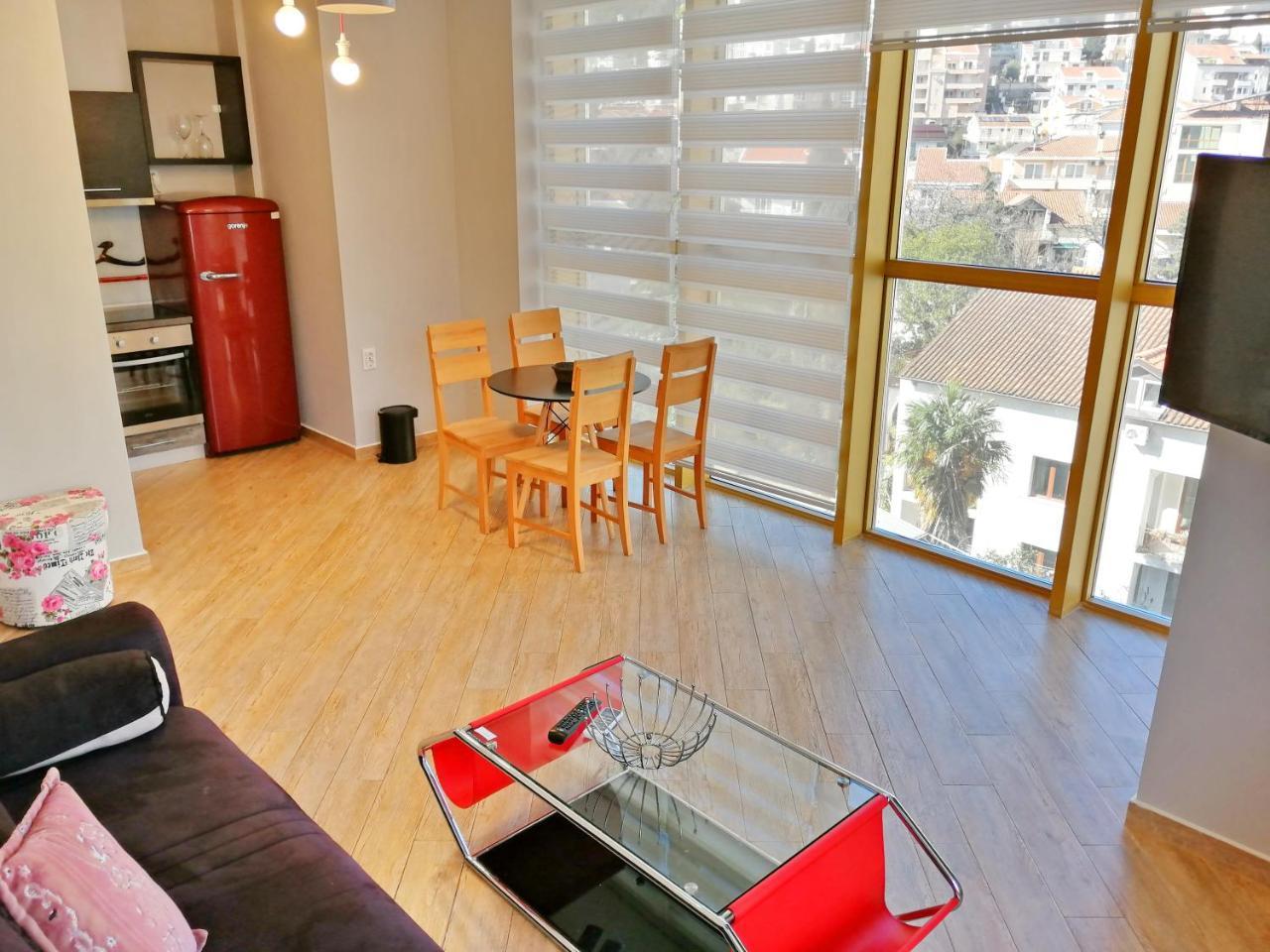 Sea Breeze Lux Apartments Budva Bagian luar foto