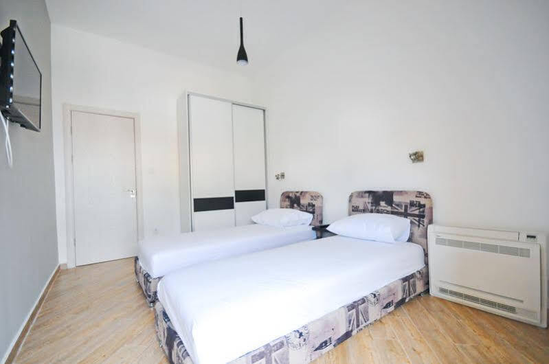 Sea Breeze Lux Apartments Budva Bagian luar foto